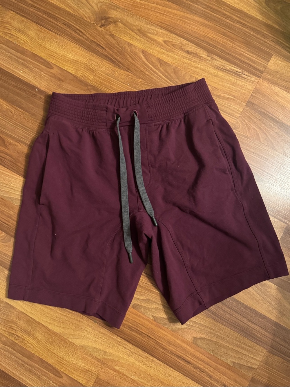 Lululemon Men’s Shorts – Maroon/Dark Purple | Size Tag Missing